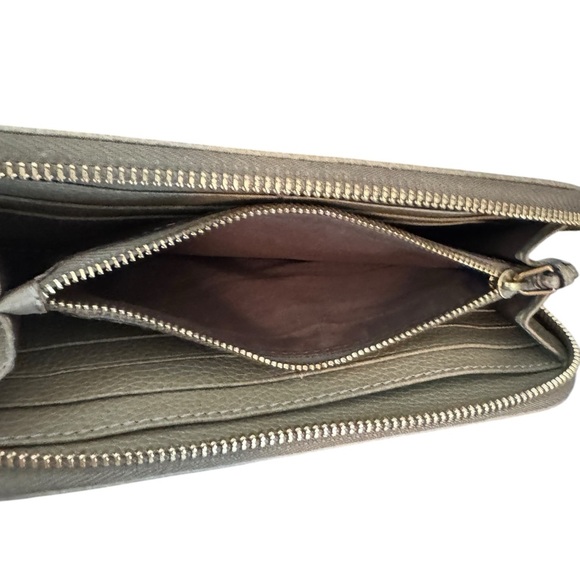 Authentic Chloé Tan Calfskin Paraty Flap Zip Wallet - Picture 12 of 16